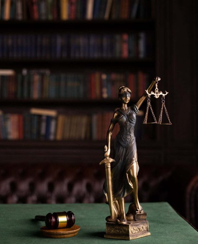 valeriano-abogados-descripcion-scaled-1-min